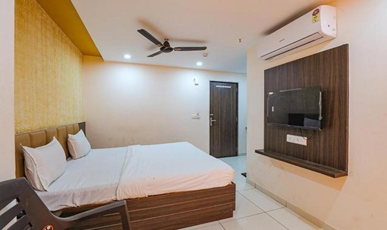 Fabhotel The Heaven Ahmedabad Exterior foto